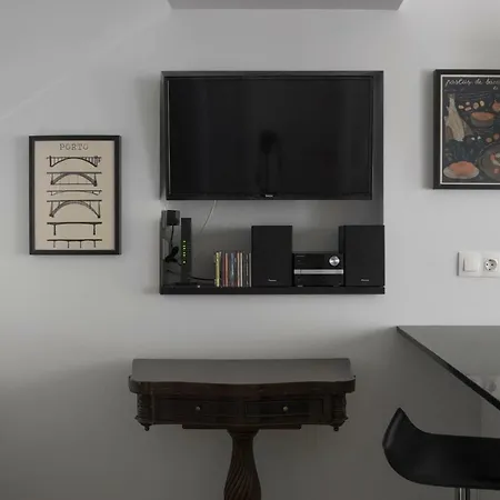 Shelter 532 Apartment